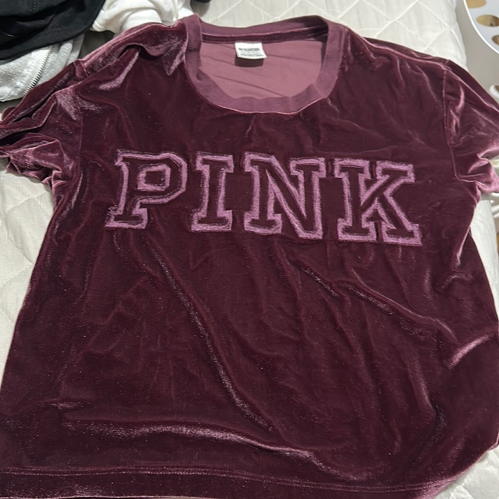 pink cropped shirt